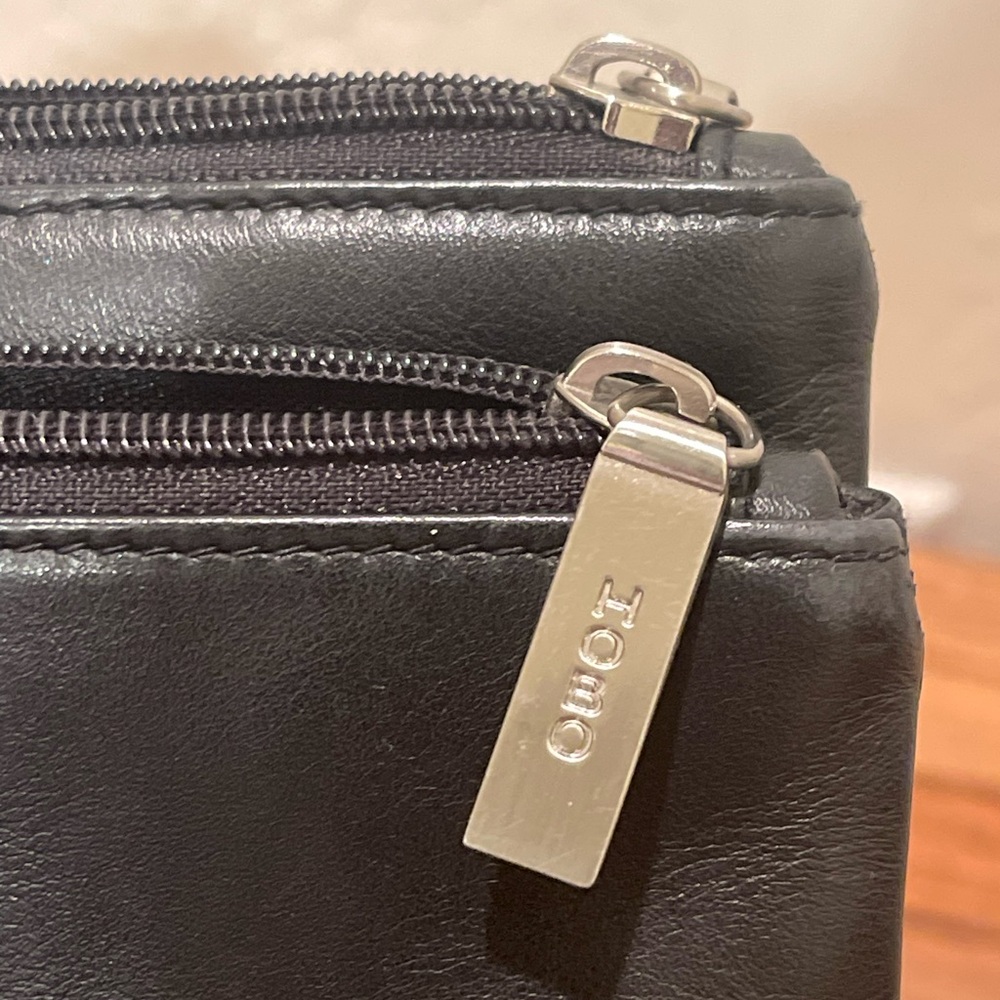 HOBO International Black Leather Crossbody Shoulder bag w/ double zipper closure - Picture 3 of 13